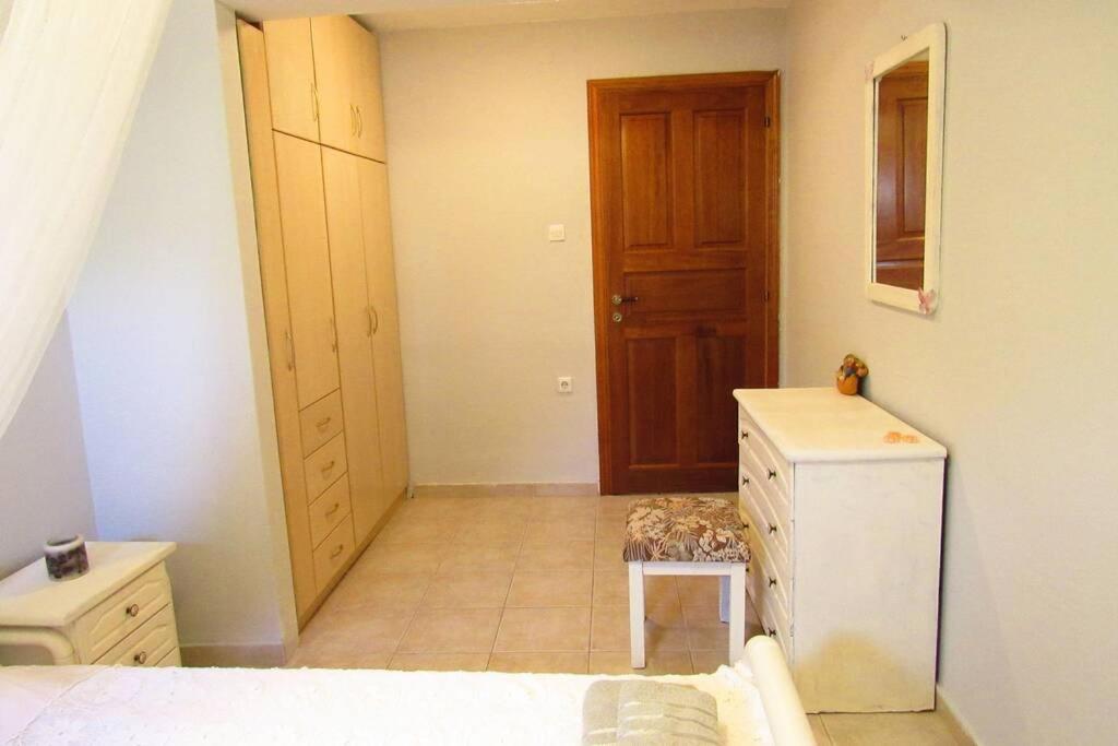 Christie'S Ground Floor Apartment By The Sea Kato Gatzea Esterno foto